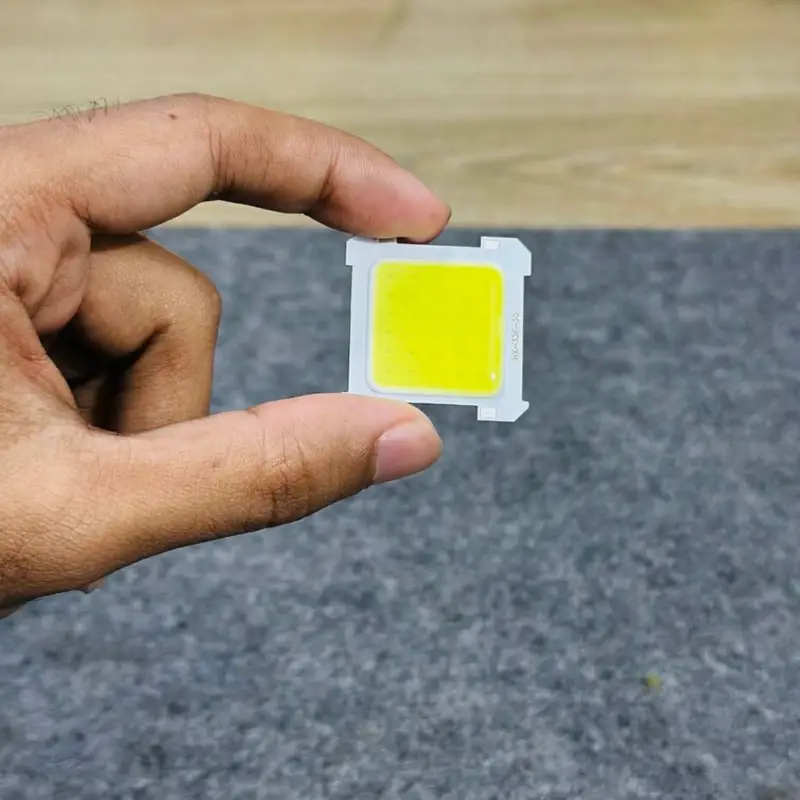 9a9d37db-cbf6-4f99-afc7-4c25fb8be01e-930x930 Keychen COB Led Light 4V 10W high power - Image 1